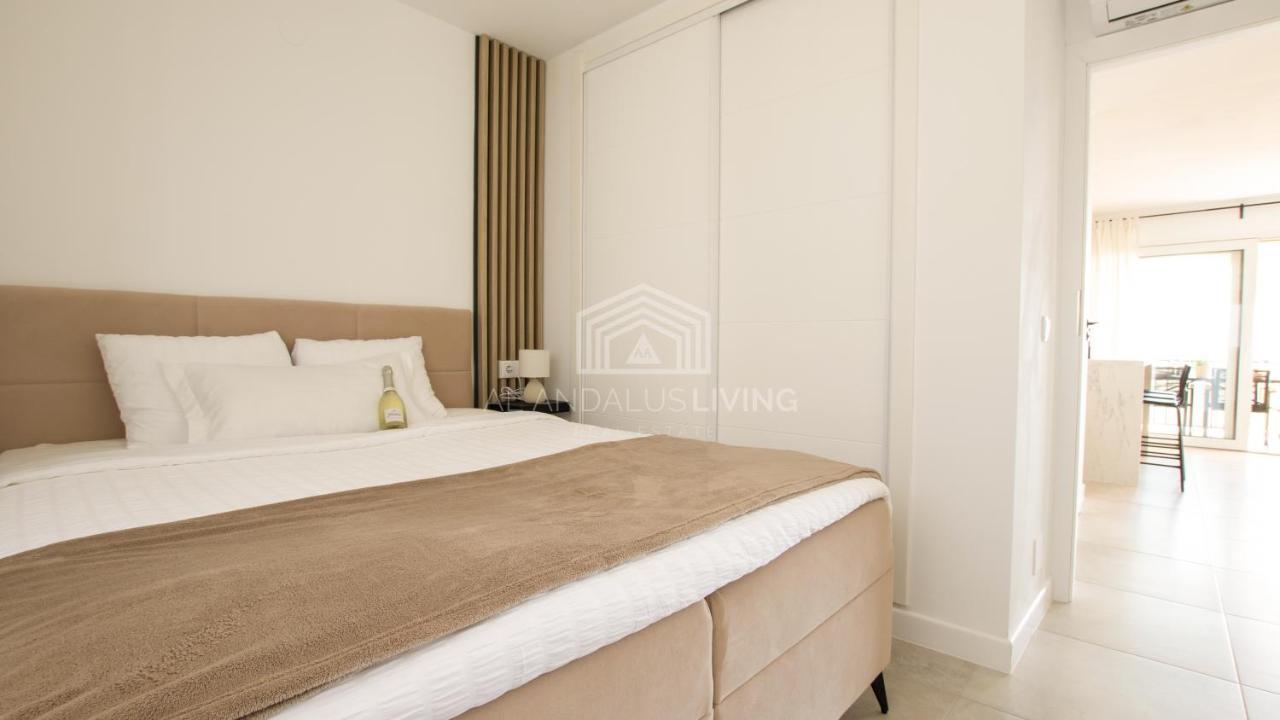 דירות מאלגה Panoramic Sea Views And Direct Access To The Beach From The Community In Torrenueva מראה חיצוני תמונה