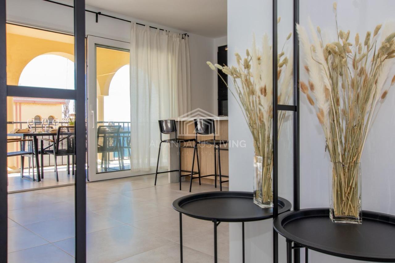דירות מאלגה Panoramic Sea Views And Direct Access To The Beach From The Community In Torrenueva מראה חיצוני תמונה